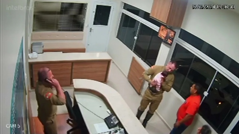 Policiais salvam bebê engasgada com leite em Concórdia