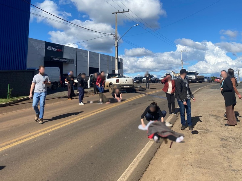 Acidente entre carro e moto deixa três feridos na SC-465 em Treze Tílias