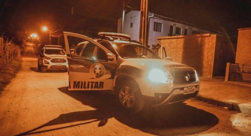 Mulher é presa após ameaças e desacato durante ocorrência de violência doméstica em Treze Tílias