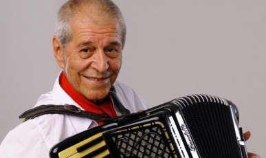 Luto na música gaúcha. Morre Albino Manique, um dos mais reverenciados acordeonistas do Rio Grande do Sul e do Brasil.