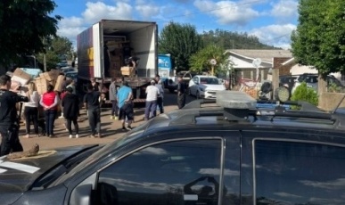 Polícia Civil integra comboio com donativos para entrega aos atingidos pelas enchentes no RS