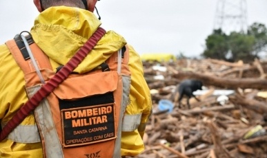 Novo revezamento das equipes de bombeiros militares de SC que atuam no Rio Grande do Sul