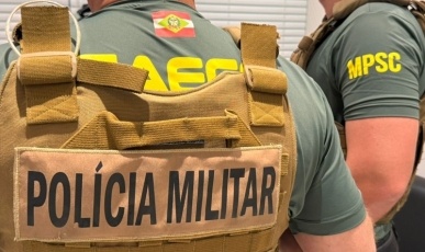 Operação investiga esquema de fraudes em licitações e contratos públicos em várias cidades de SC