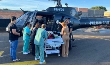 Bebê que sofreu queimaduras graves é transferido de helicóptero para hospital