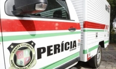 Mãe enterra o filho duas vezes após erro na troca de corpos no IML