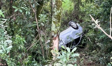 Queda em ribanceira mobiliza salvamento aéreo no Oeste