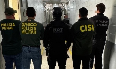 Operação investiga esquema para entrada de celulares em presídio do Oeste