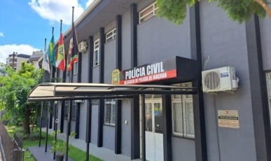 Polícia Civil prende homem flagrado tentando furtar celular de caminhão em Joaçaba