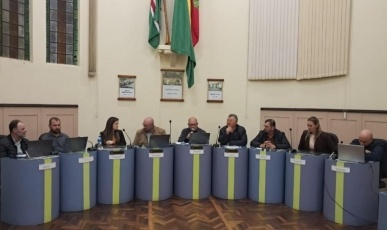 Câmara de Ibicaré aprova projeto, debate plano de contingência e Policial Militar recebe homenagem