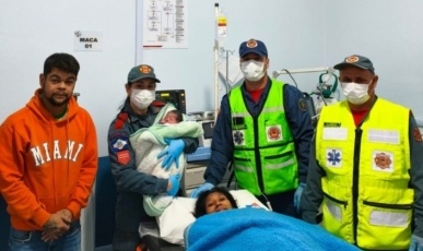 Bombeiros auxiliam parto de bebê durante a madrugada em Piratuba