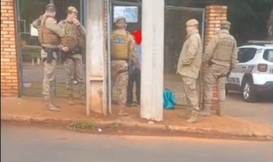 Briga entre alunos termina com estudante esfaqueado em escola de Chapecó