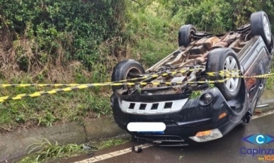 Veículo capota na SC-150 em Lacerdópolis, mas motorista não é localizado