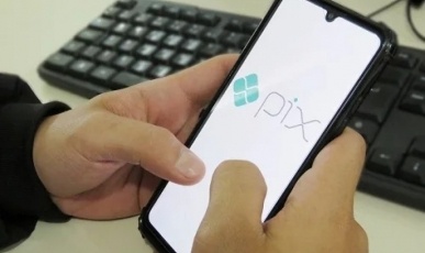 Homem é preso após enviar ameaças por Pix à ex-companheira