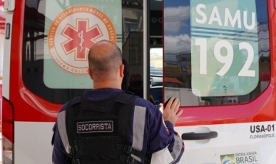 Trabalhador sofre ferimentos graves após ter braço preso em moedor de carne em Campos Novos