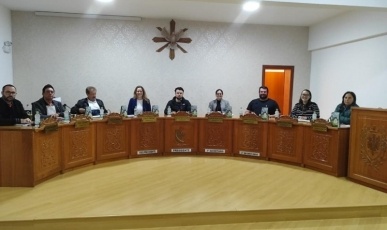 Câmara de Treze Tílias debate melhorias na capela mortuária, segurança no Pronto Atendimento e nomeação de ginásio escolar