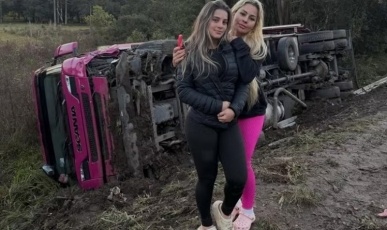 Caminhoneira influenciadora sofre acidente em SC