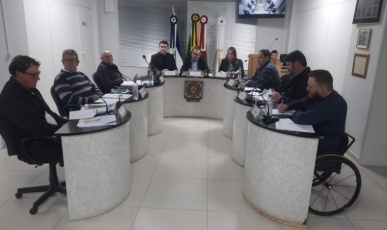 Equipe da Vigilância Sanitária faz uso da Tribuna Livre durante sessão ordinária do Legislativo de Água Doce