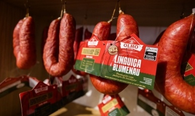 Linguiça Blumenau preservada: Santa Catarina revoga necessidade de mudança na receita