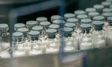 Após efeitos adversos e mortes, Saúde suspende vacinação contra a dengue com imunizante do Butantan no Brasil