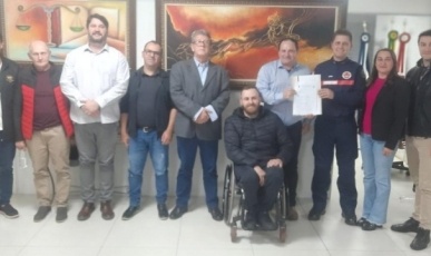 Sargento do Corpo de Bombeiros Militar é homenageado com Moção de Aplauso e Reconhecimento pelo Legislativo de Água Doce