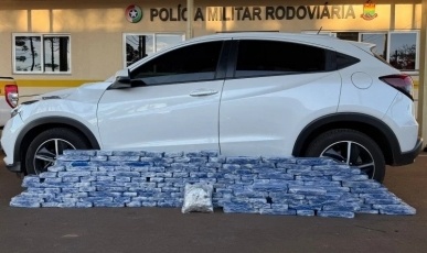 Polícia encontra 100 kg de drogas em fundos falsos de veículo no Oeste de SC