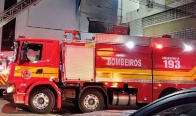 Incêndio destrói residência em Fraiburgo e deixa morador ferido com queimaduras