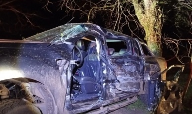 Idoso morre após colisão entre caminhão e caminhonete no Oeste